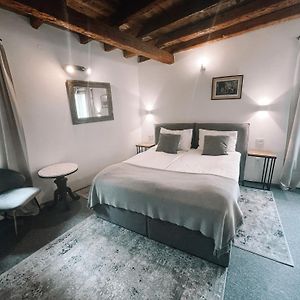 Double Room Cronche Street Annex Building